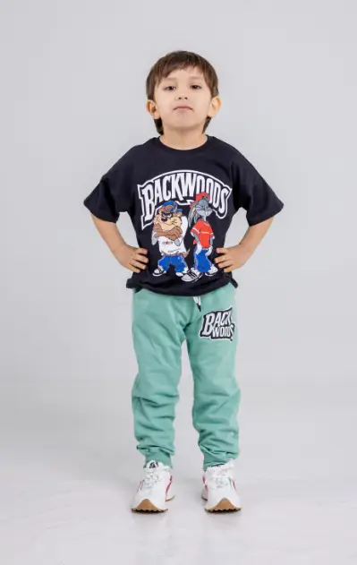 Костюм для мальчика футболка + брюки (р-р 3-7 лет)