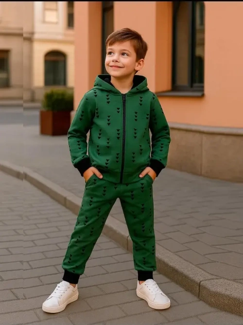 Костюм двойка для мальчика: худи с капюшоном+брюки (р-р 3-7 лет)