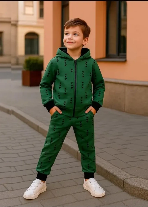 Костюм двойка для мальчика: худи с капюшоном+брюки (р-р 3-7 лет)