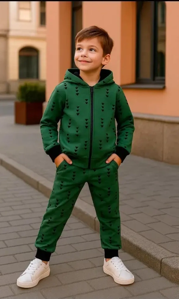 Костюм двойка для мальчика: худи с капюшоном+брюки (р-р 3-7 лет)