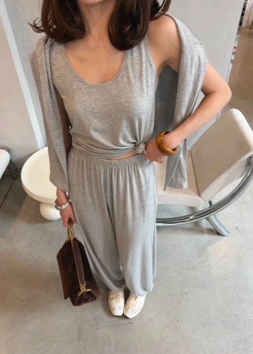 Костюм тройка женский (р-р 42-44)