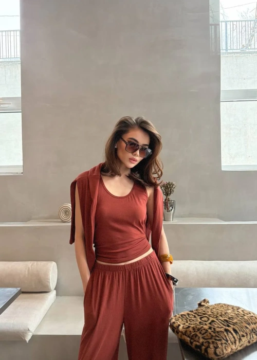 Костюм тройка женский (р-р 42-44)