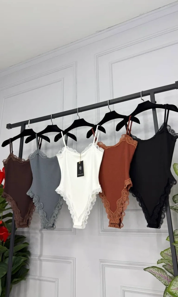 Платье женское на бретельках, с гипюром (р-р 42-44)