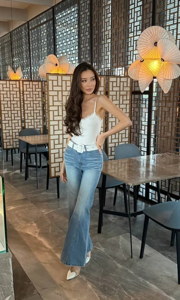 Боди женское на бретельках, с гипюром (р-р 42-44)