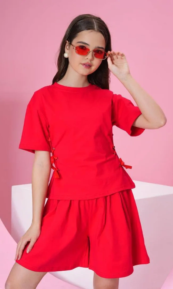 Костюм для девочки, футболка с завязками и шорты (р-р 36-44)