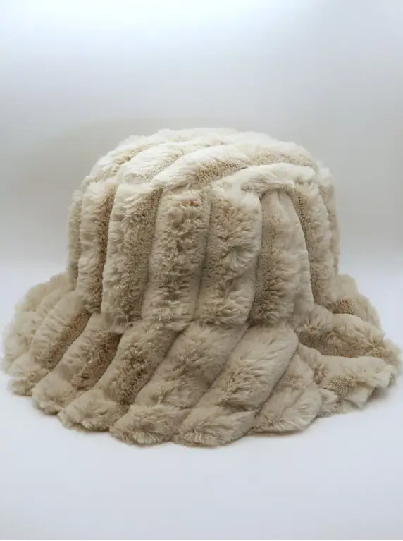 Панама женская меховая р-р 54-58