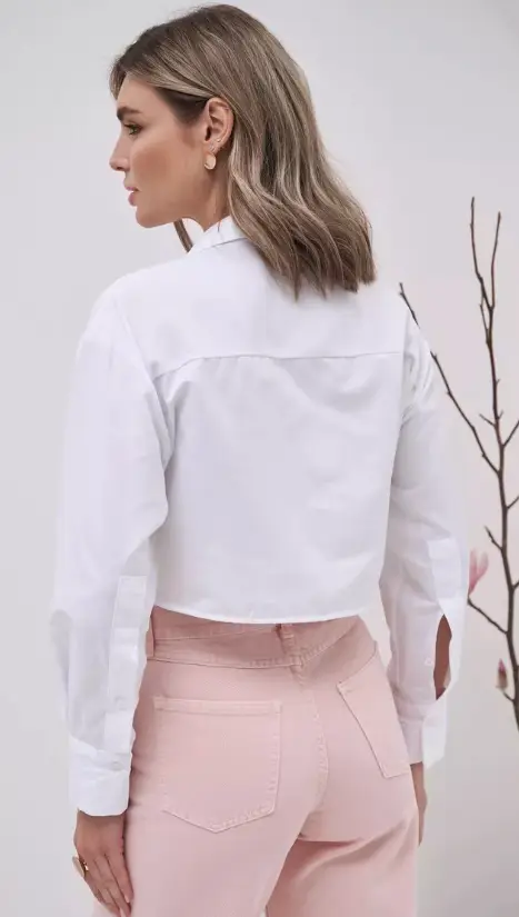 Женская рубашка короткая  с накладными карманами оверсайз хлопок (р-р S/M)