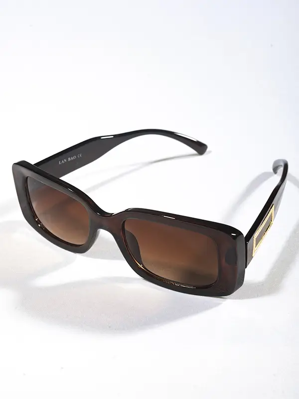 Очки солнцезащитные женские. С темными линзами, классические