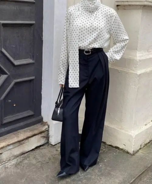 Блузка с бантом шёлковая в горох р-р 42-44