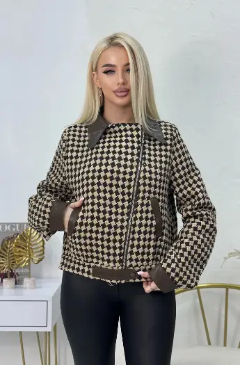 Женская куртка косуха тканевая (р-р 42-50)