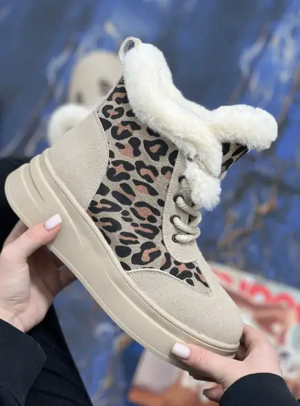 Женские ботинки зимние замшевые с мехом  внутри (р-р 36-41)