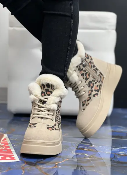 Женские ботинки зимние замшевые с мехом  внутри (р-р 36-41)