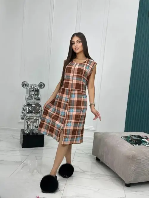 Халат женский на молнии без рукавов (р-р 50-60)