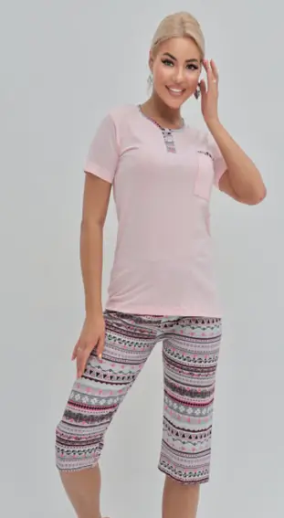 Комплект женский футболка- бриджи р-р 46-58