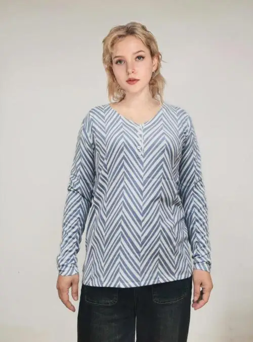 Кофта женская на пуговицах р-р 48-54