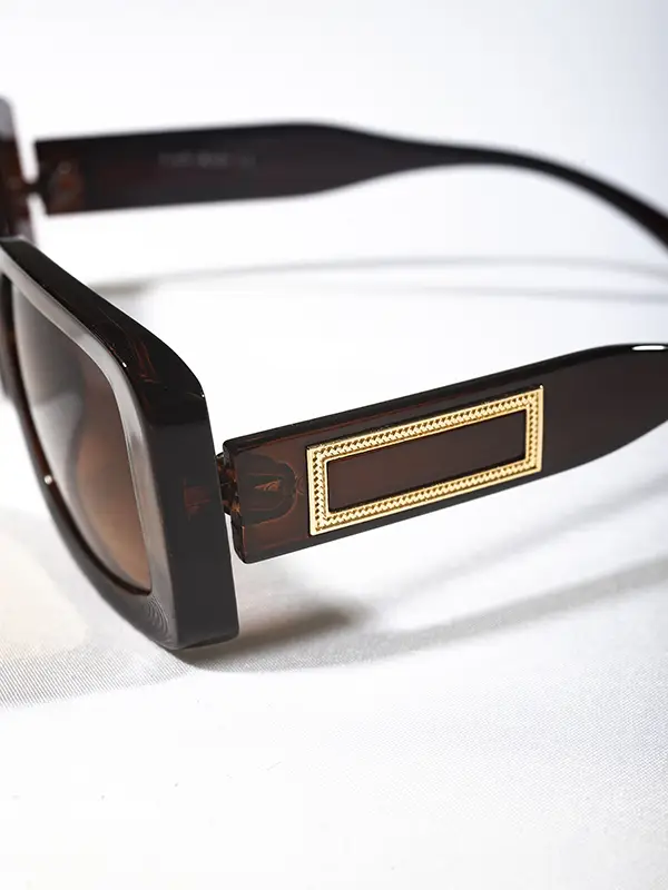 Очки солнцезащитные женские. С темными линзами, классические