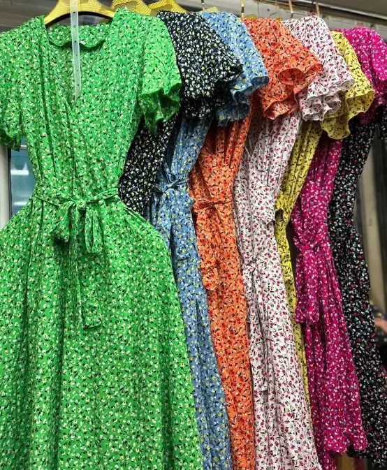 Платье цветочный принт , на запах ( р-р 42-48)