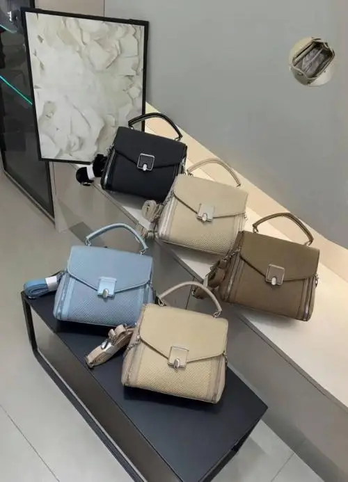 Женская сумка через плечо 22,5*17,5