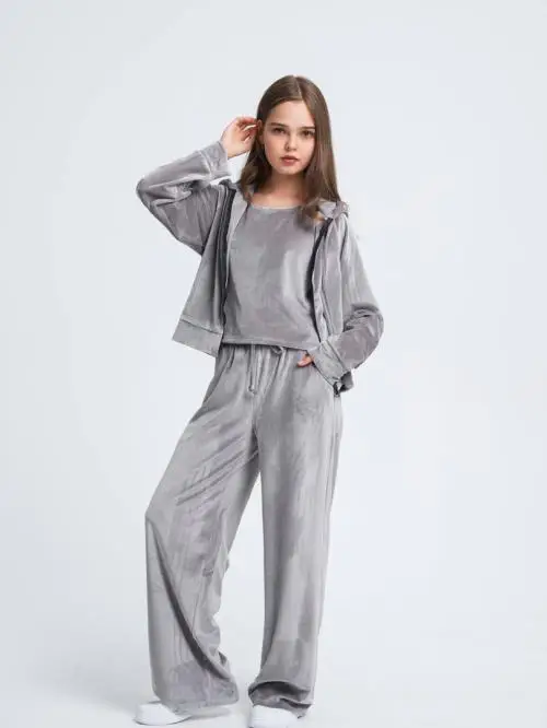 Костюм тройка велюровый для девочки р-р 36-44