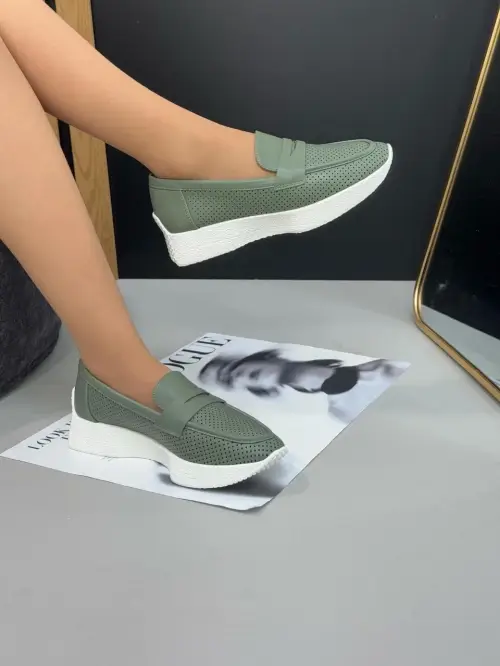 Лоферы с перфорацией кожаные женские (р-р 36-40)