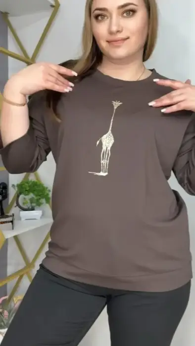 Лонгслив женский нарядный (р-р 50-54)