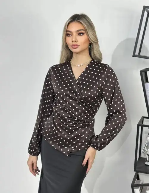 Блузка женская шёлковая на запах р-р 42-48