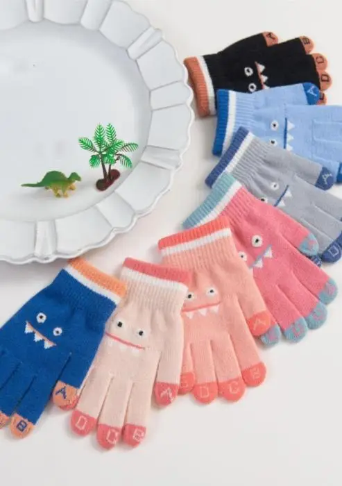 Перчатки для мальчика и девочки 3-5 лет