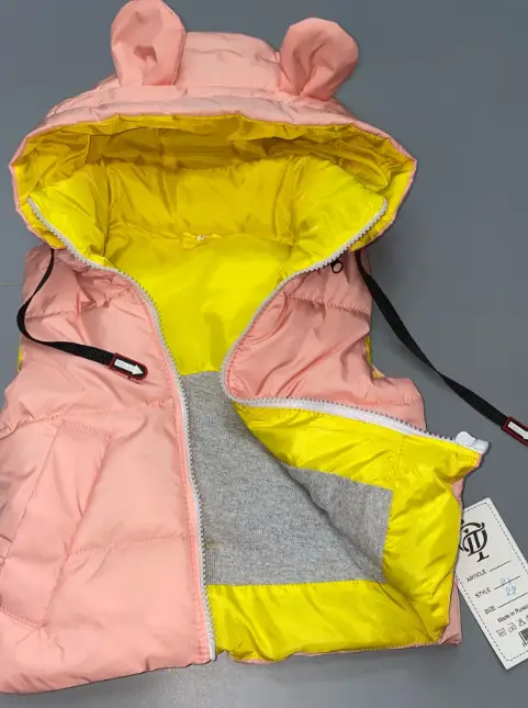 Жилет на девочку утепленный с ушками (р-р 86-110)