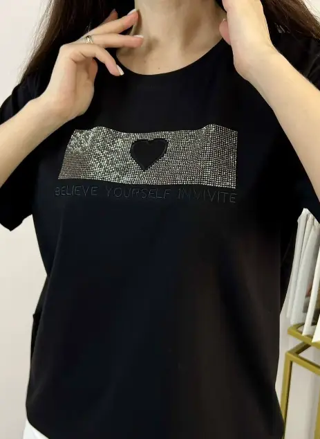 Женская футболка со стразами (L-3XL)