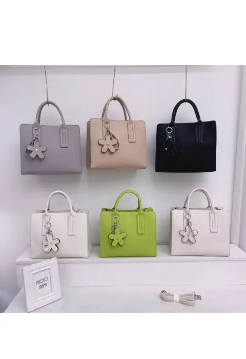 Сумка женская с брелком (р-р 29*12*24)