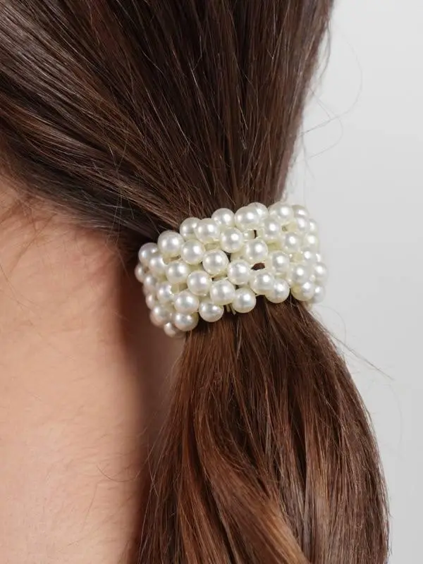 Резинка для волос жемчужная из бусин (4 см)