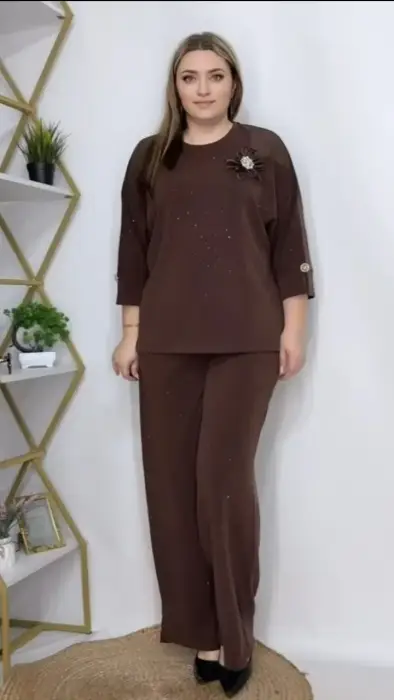 Костюм двойка женский со стразами (р-р 52-56)