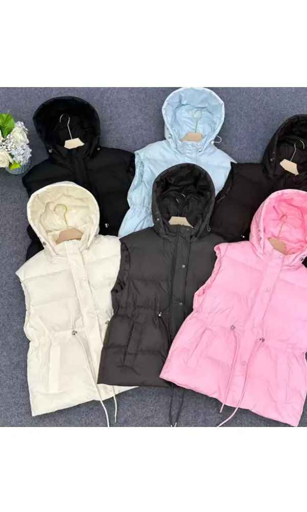 Жилет женский утепленный с капюшоном р-р M-XL