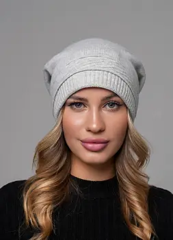 Женская шапка демисезонная на флисе 