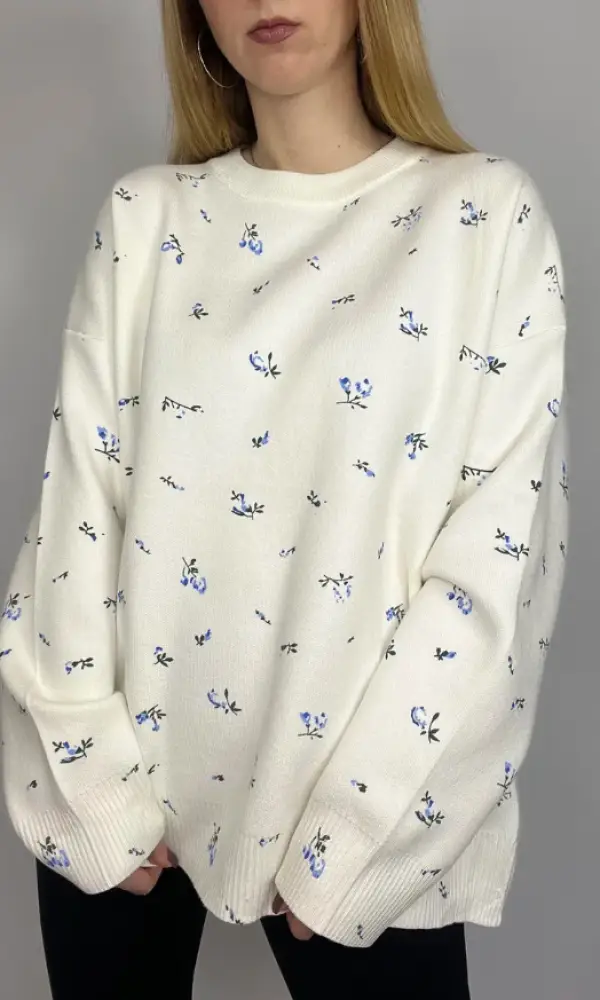 Свитер с цветочным принтом р-р 42-48