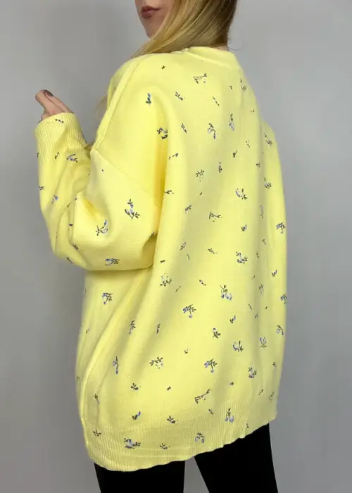 Свитер с цветочным принтом р-р 42-48