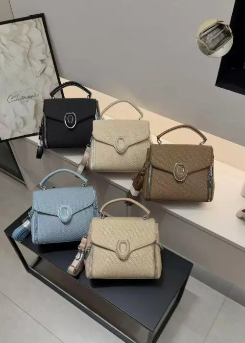 Женская сумка через плечо 22,5*17,5