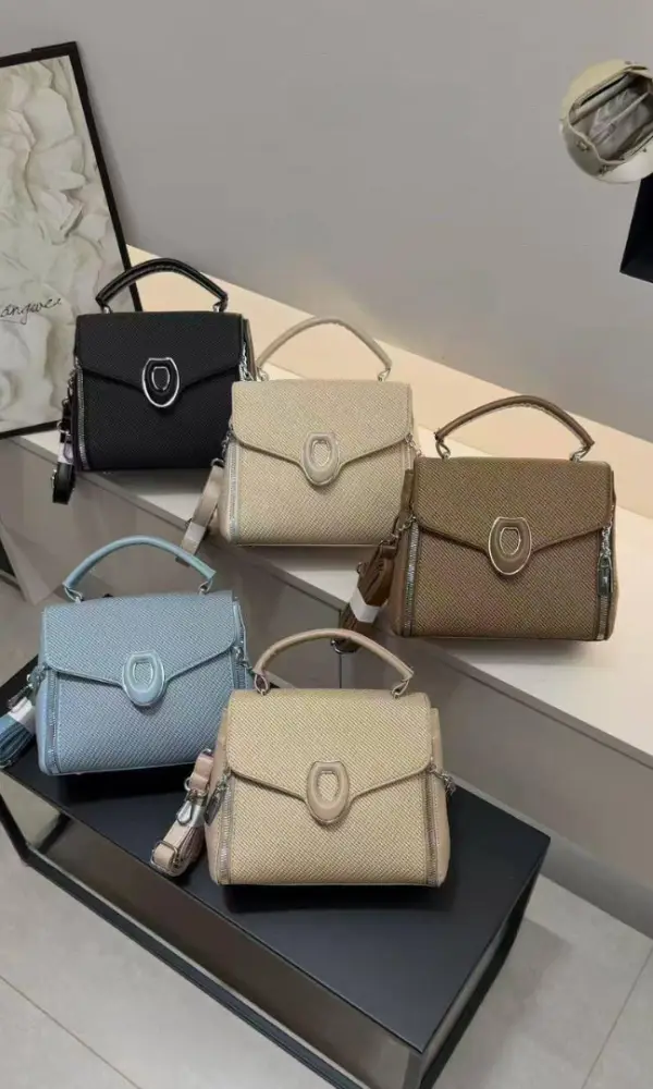 Женская сумка через плечо 22,5*17,5