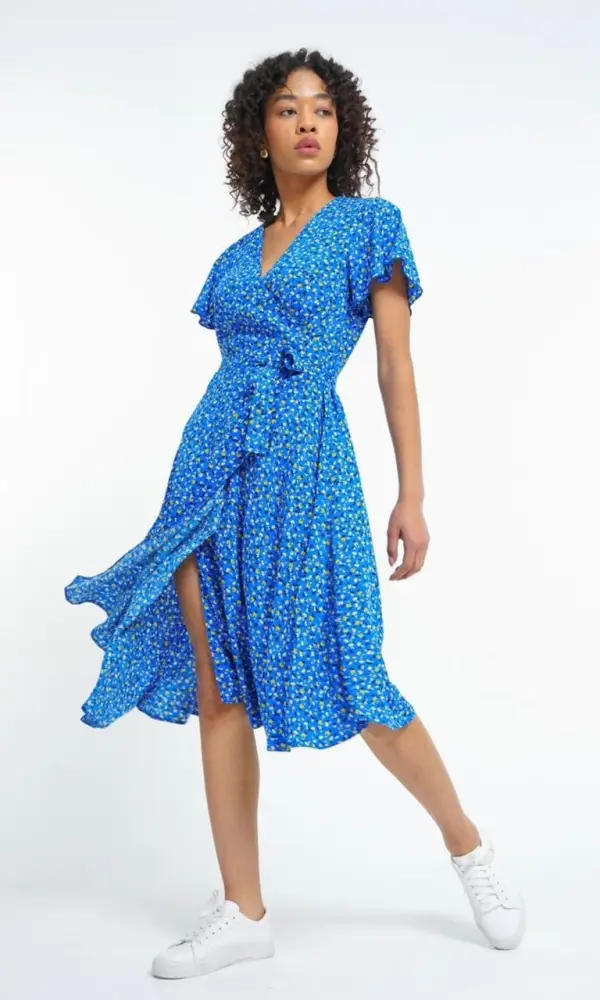 Платье цветочный принт , на запах ( р-р 42-48)