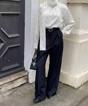 Блузка с бантом шёлковая в горох р-р 42-44