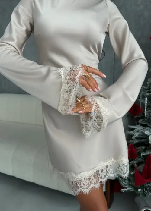 Шёлковое мини-платье с гипюром р-р 42-44