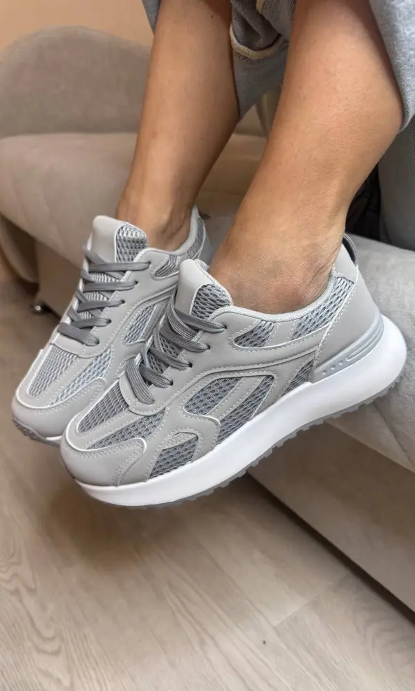 Кроссовки женские р-р 36-41