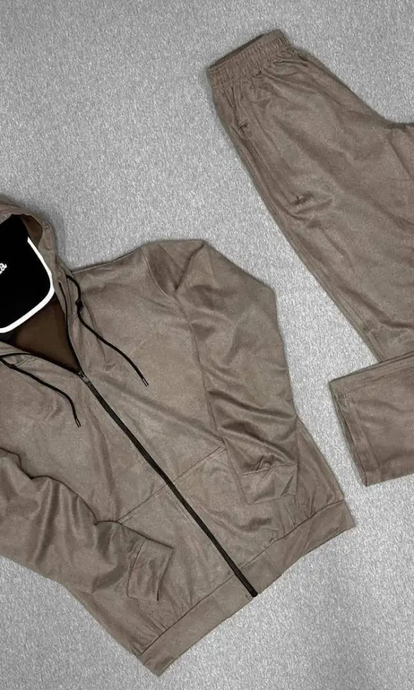 Костюм мужской спортивный с капюшоном , микровельвет ( р-р 46-52)