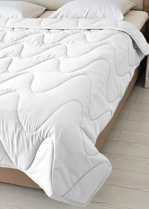 Одеяло всесезонное с синтепоном 200*210