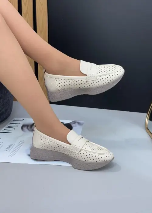 Лоферы с перфорацией кожаные женские (р-р 36-40)