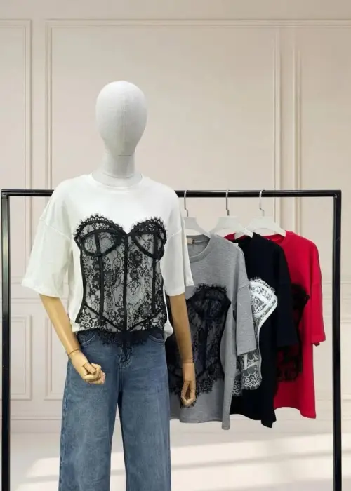 Футболка женская со вшитым кружевным корсетом (р-р 42-44)