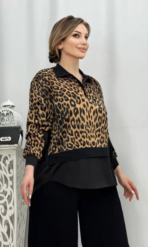 Блузка атласная р-р 50-56