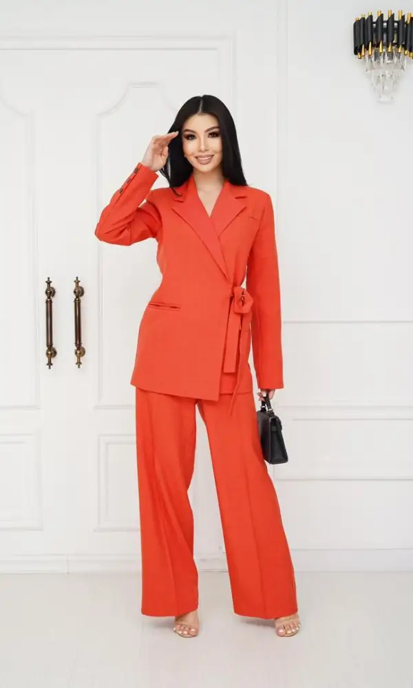 Классический женский брючный костюм,лен ( р-р 42-44)