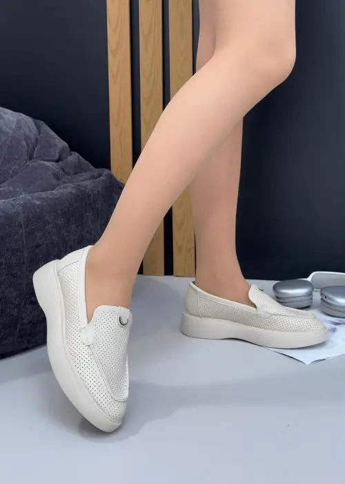 Лоферы кожаные с перфорацией женские (р-р 36-40)