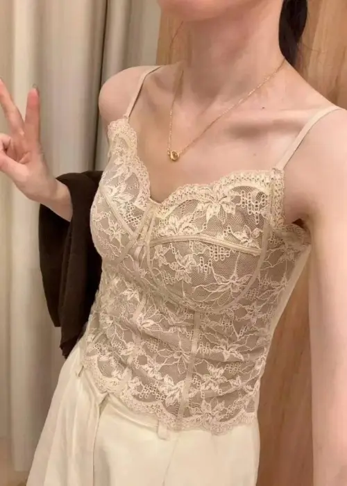 Топ кружевной праздничный с чашками женский (р-р 40-46)